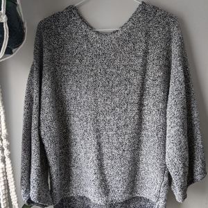 ☀️4/$30 Zara Bell sleeve sweater